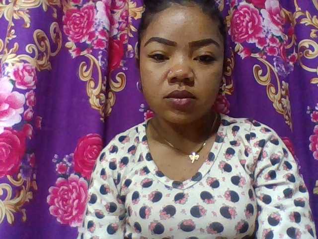 Elyah1a live cam on BongaCams