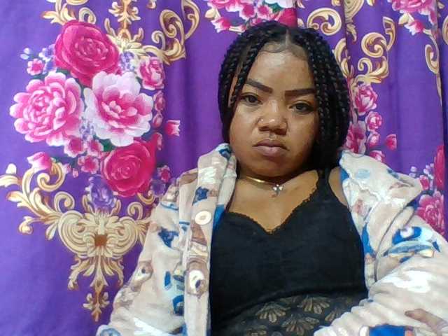 Elyah1a live cam on BongaCams