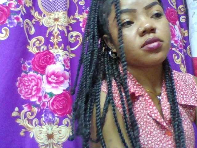 Elyah1a live cam on BongaCams