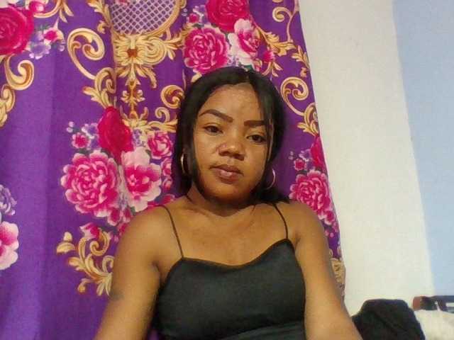 Elyah1a live cam on BongaCams
