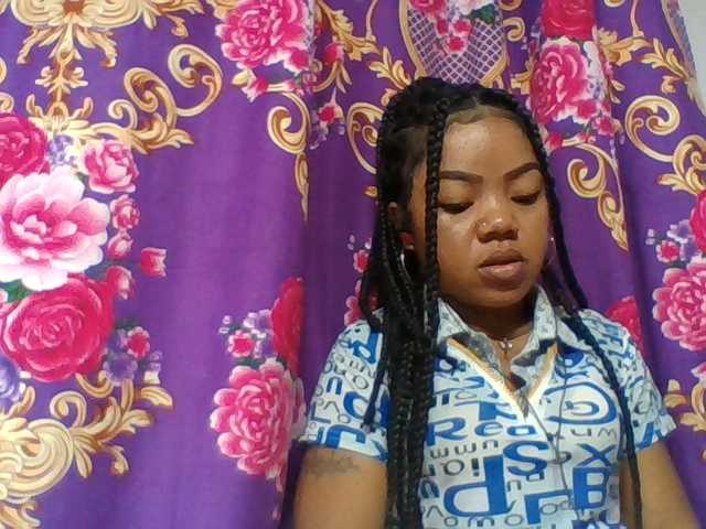 Elyah1a live cam on BongaCams