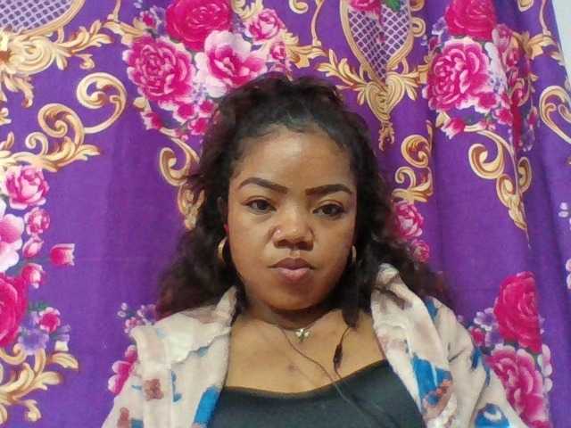 Elyah1a live cam on BongaCams