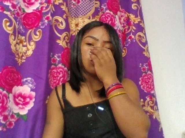 Elyah1a live cam on BongaCams