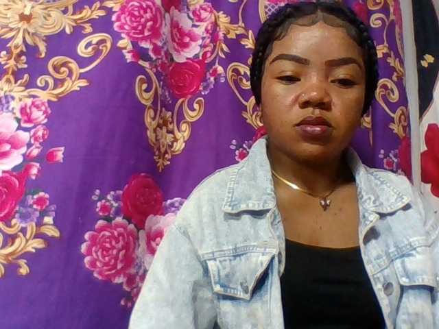 Elyah1a live cam on BongaCams
