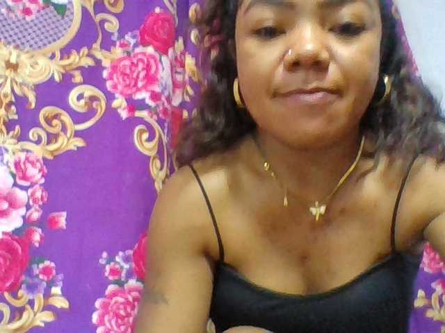 Elyah1a live cam on BongaCams