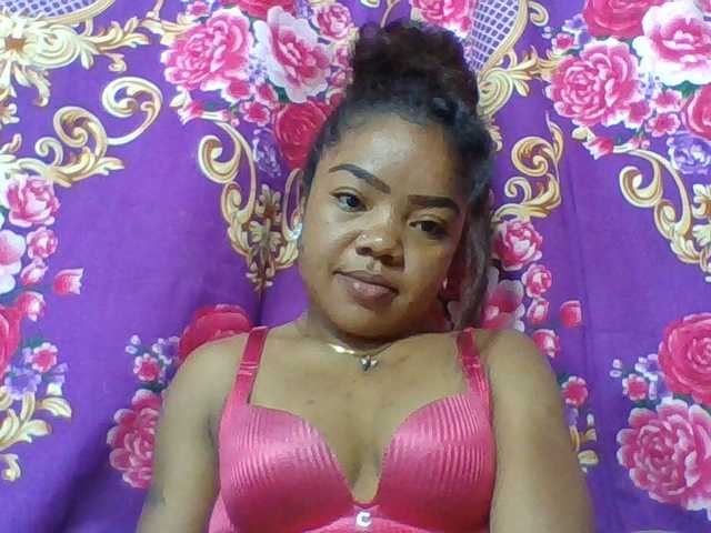 Elyah1a live cam on BongaCams