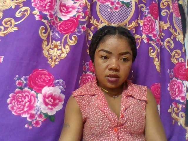 Elyah1a live cam on BongaCams