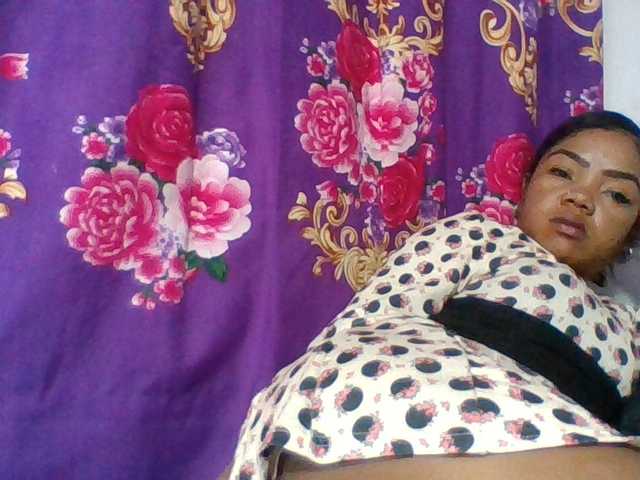 Elyah1a live cam on BongaCams