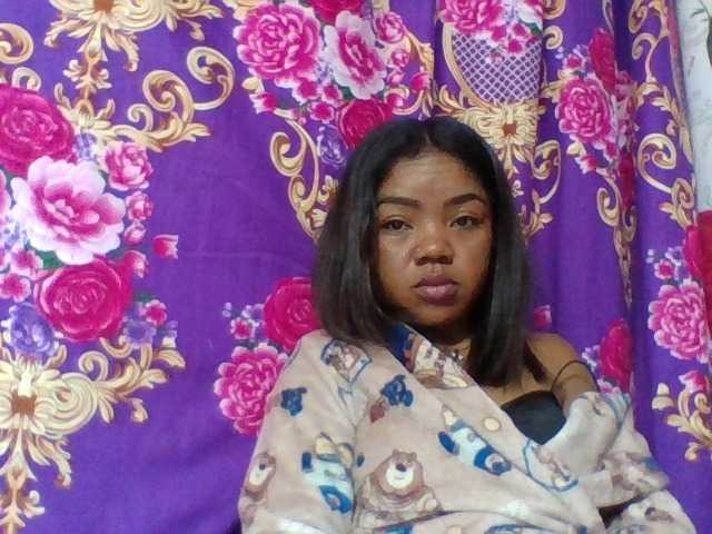 Elyah1a live cam on BongaCams