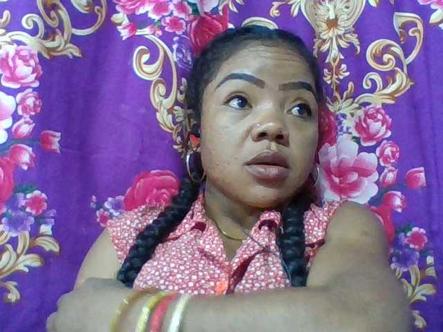 Elyah1a live cam on BongaCams