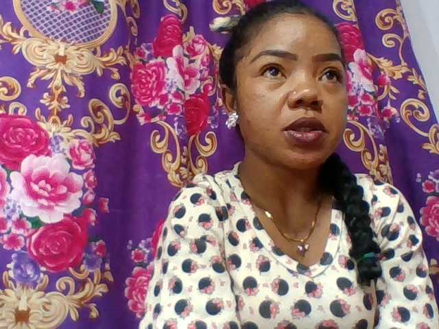 Elyah1a live cam on BongaCams