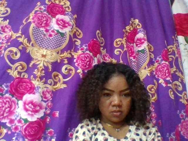 Elyah1a live cam on BongaCams