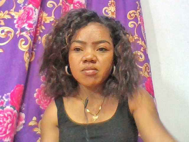 Elyah1a live cam on BongaCams