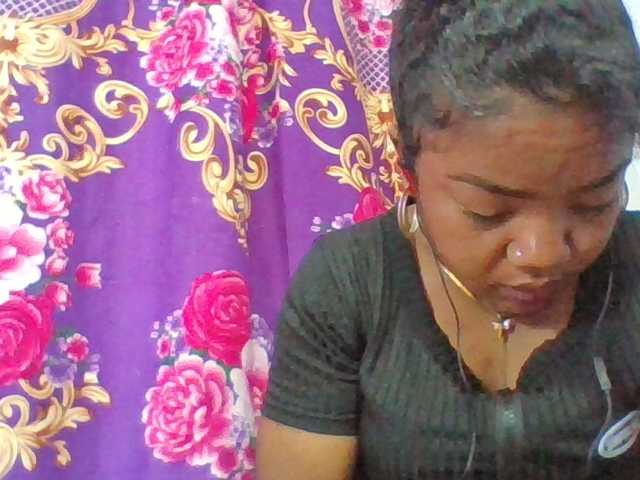 Elyah1a live cam on BongaCams