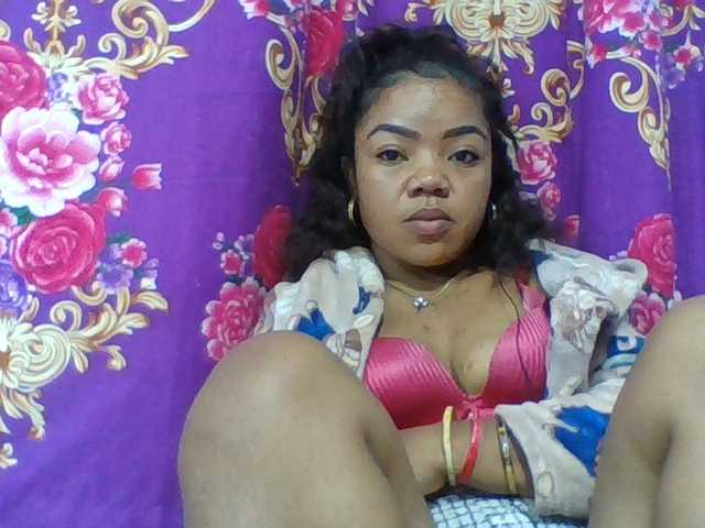 Elyah1a live cam on BongaCams
