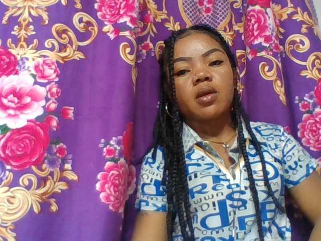 Elyah1a live cam on BongaCams