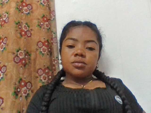 Elyah1a live cam on BongaCams