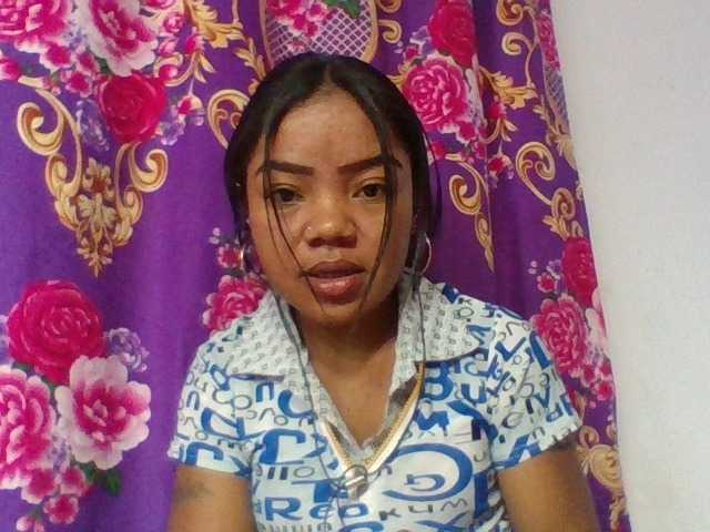 Elyah1a live cam on BongaCams