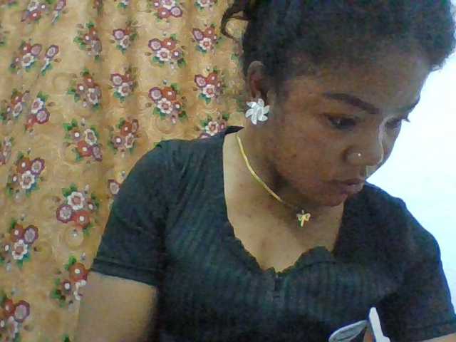 Elyah1a live cam on BongaCams