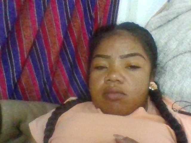 Elyah1a live cam on BongaCams