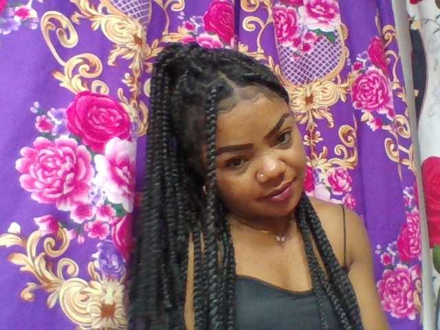 Elyah1a live cam on BongaCams
