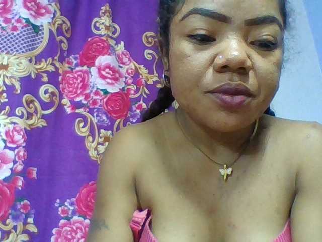 Elyah1a live cam on BongaCams