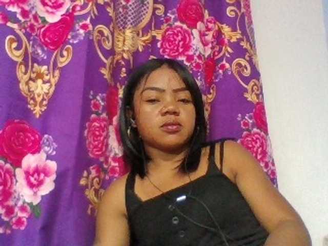 Elyah1a live cam on BongaCams