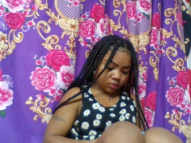 Elyah1a live cam on BongaCams