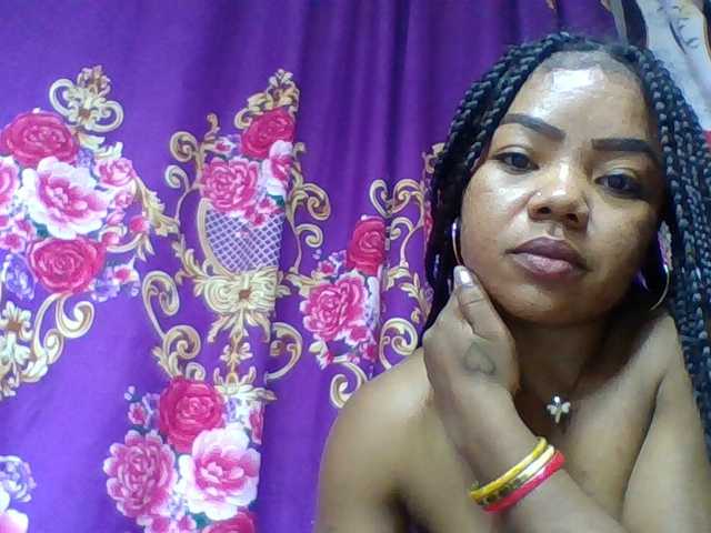 Elyah1a live cam on BongaCams