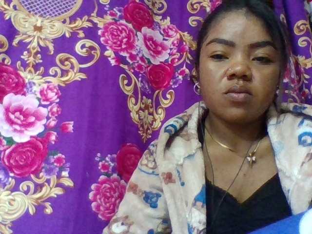 Elyah1a live cam on BongaCams