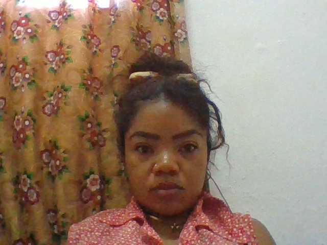 Elyah1a live cam on BongaCams