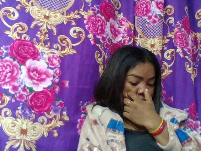 Elyah1a live cam on BongaCams