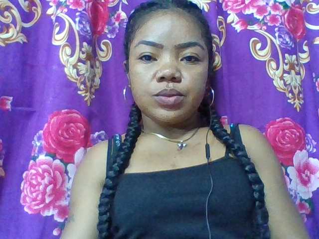 Elyah1a live cam on BongaCams