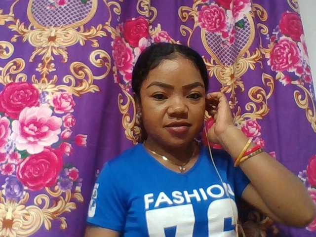 Elyah1a live cam on BongaCams