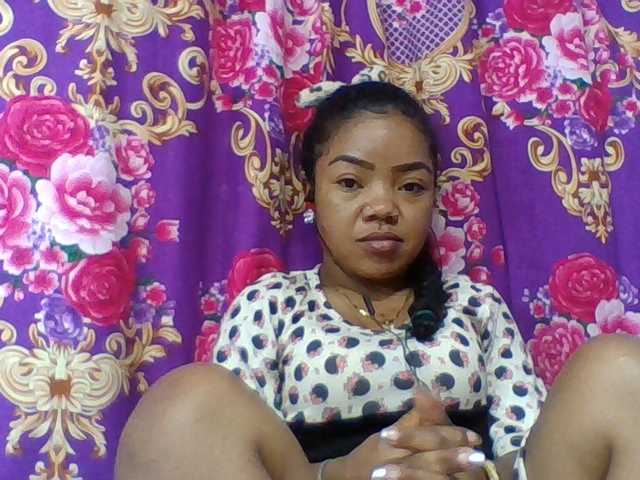 Elyah1a live cam on BongaCams