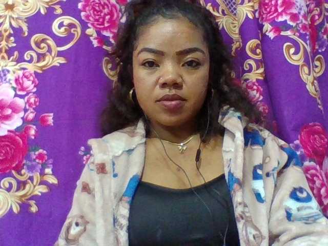Elyah1a live cam on BongaCams