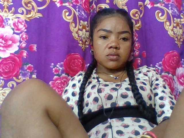 Elyah1a live cam on BongaCams