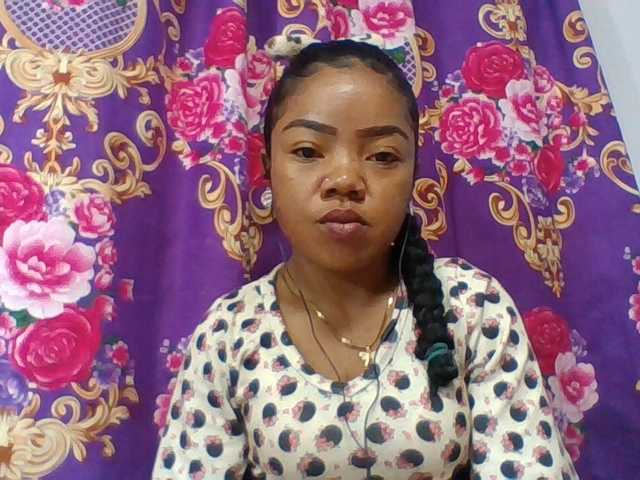 Elyah1a live cam on BongaCams