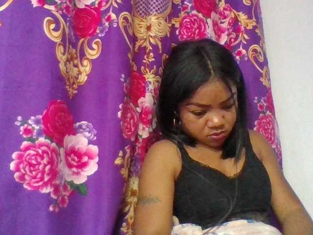 Elyah1a live cam on BongaCams