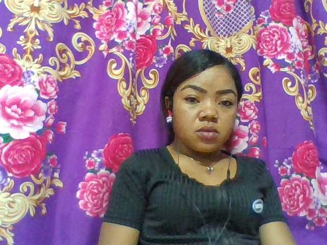 Elyah1a live cam on BongaCams