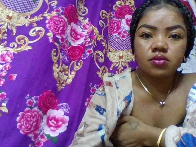 Elyah1a live cam on BongaCams