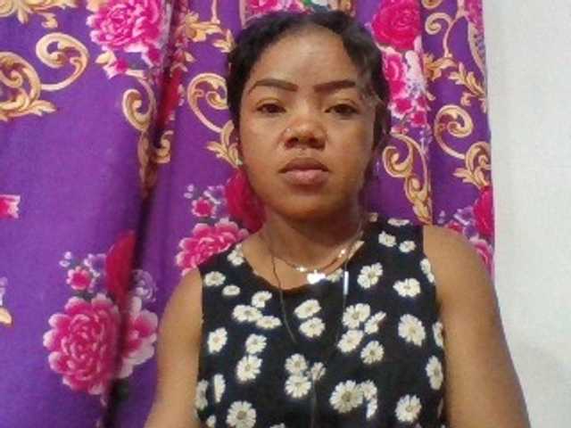 Elyah1a live cam on BongaCams