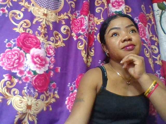 Elyah1a live cam on BongaCams
