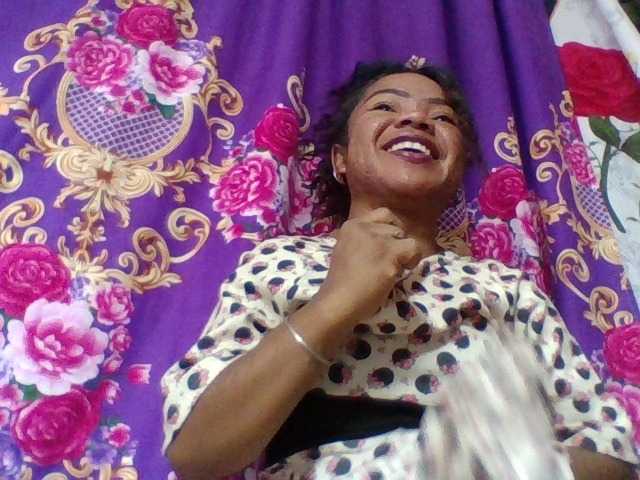 Elyah1a live cam on BongaCams