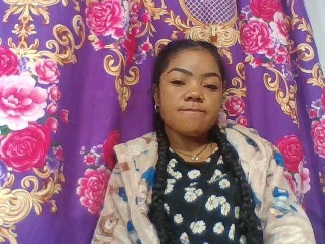 Elyah1a live cam on BongaCams