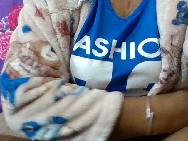 Elyah1a live cam on BongaCams