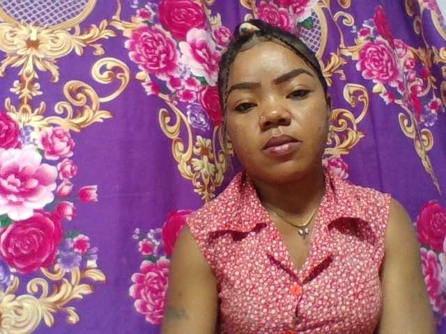 Elyah1a live cam on BongaCams