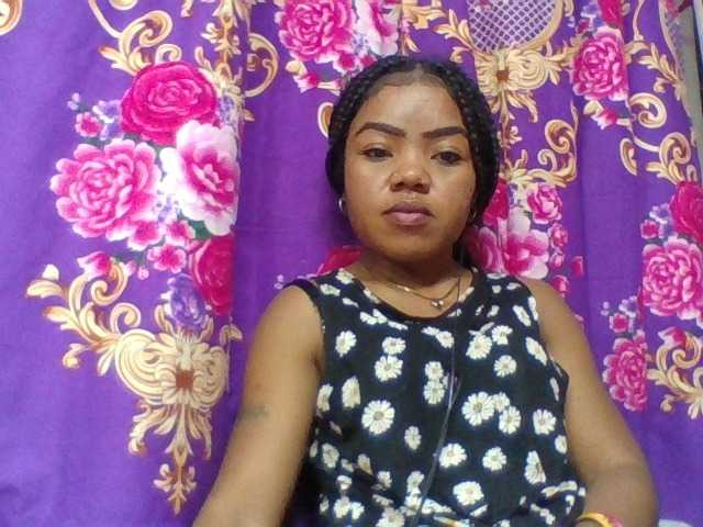 Elyah1a live cam on BongaCams