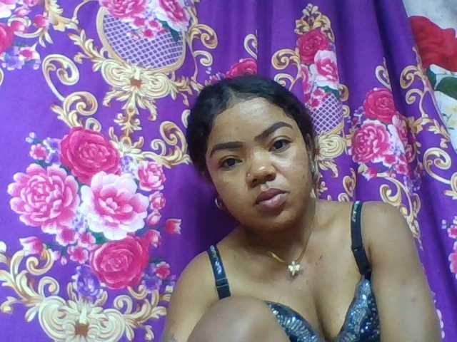 Elyah1a live cam on BongaCams