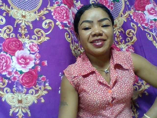 Elyah1a live cam on BongaCams